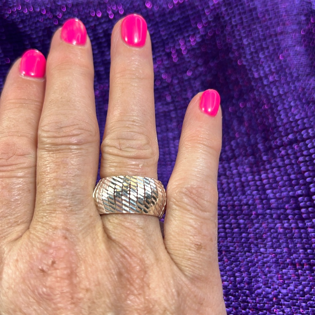 Sterling Silver Diamond Cut V Shape Ring